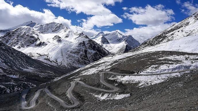 Nimum-Padam-Darcha road
