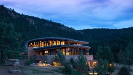 Lone-Rock-Retreat-Lodge.jpg